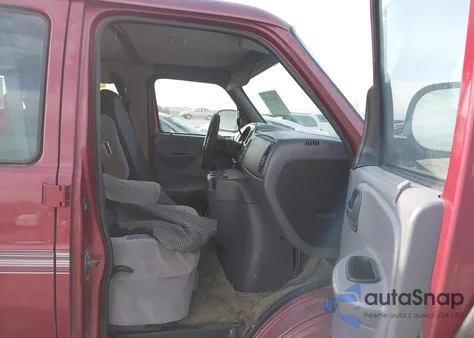 2000 Dodge Ram Van 1500 Conversion z USA, uszkodzony, nr VIN 2B6HB11X6YK173342